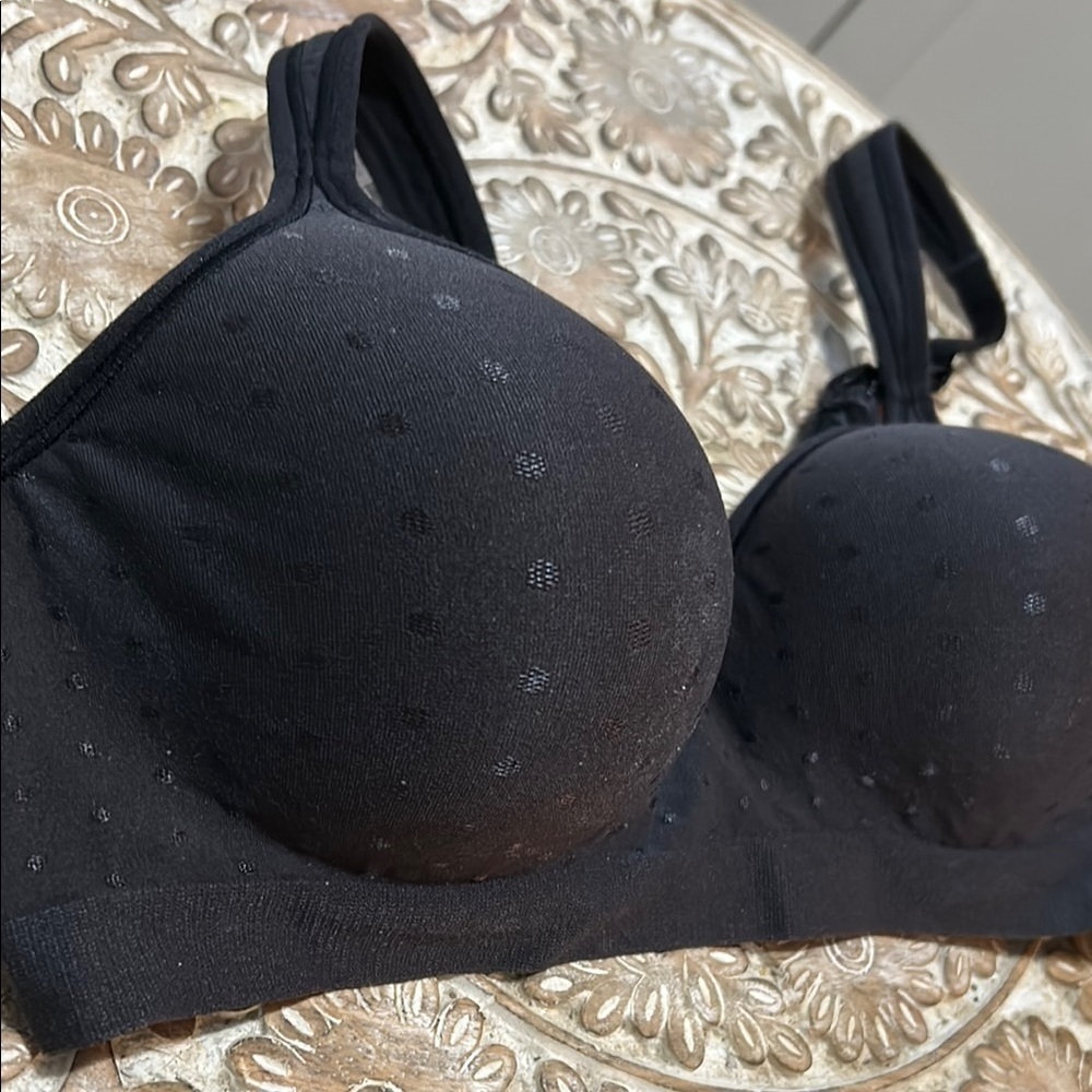 Bali Women's Bra 38B Black NWOT Stretchy Soft Cup No Wire Adjustable Straps - Picture 2 of 6